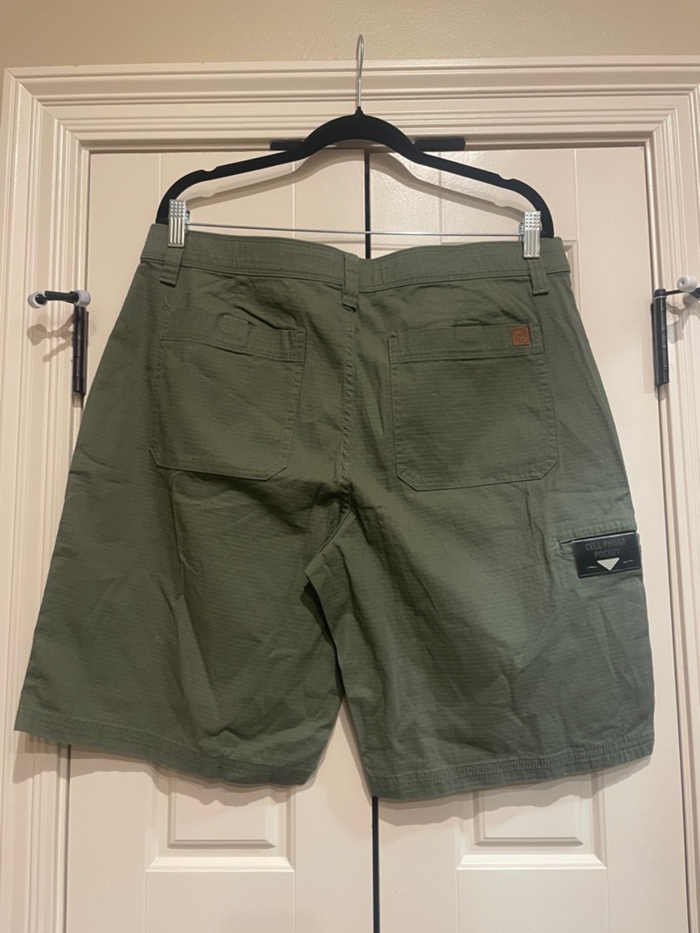 Men's Olive Green Utility Shorts - Picture 3 of 6